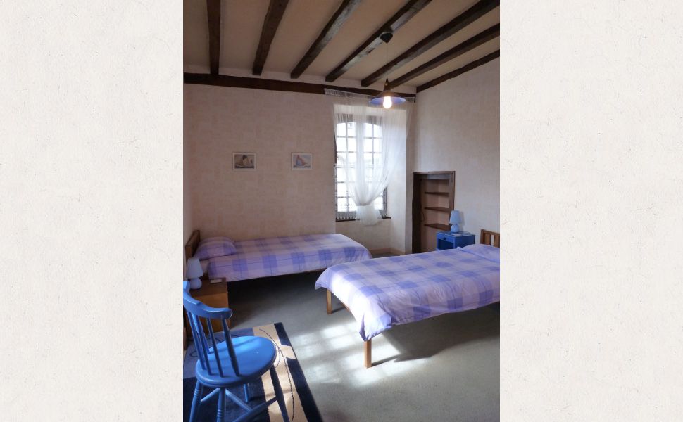 Charmante Ensemble Béarnais du Village Avec Dépendance et Jardin Privé