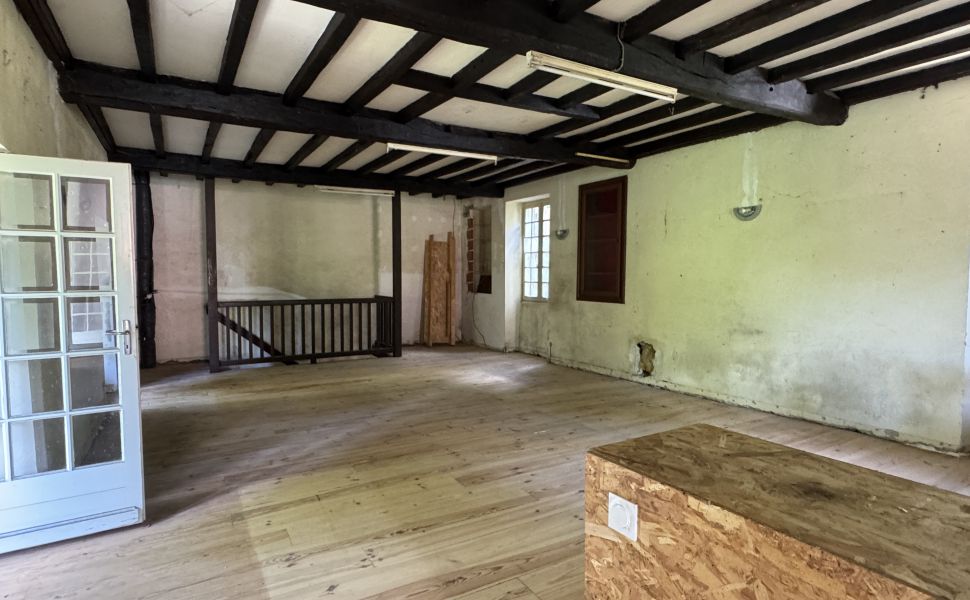 An Historic Immeuble Au Coeur de la Cité Médiéval de Sauveterre de Béarn