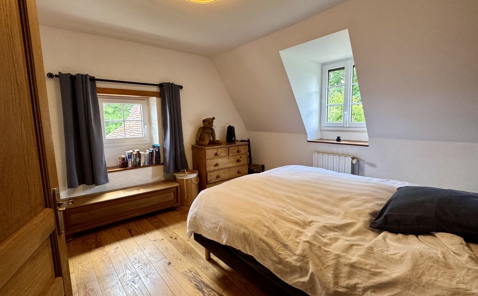 Authentique Ferme à Quatre Corps Avec Cour Intérieur, Dépendances et Jardin Paysager