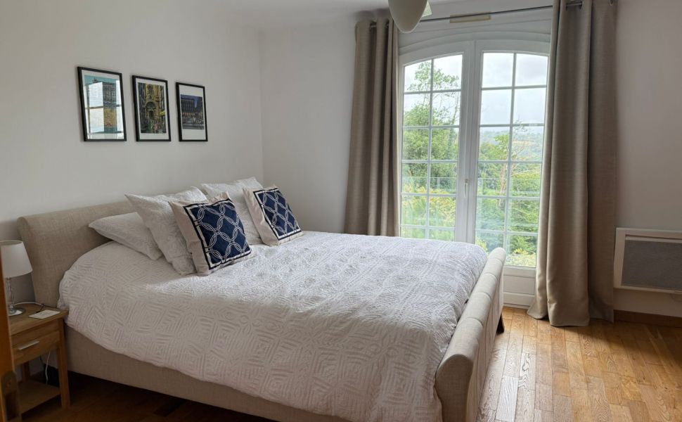 Charmant Néo-Béarnaise de 4 Chambres avec Vue Panoramique et Piscine
