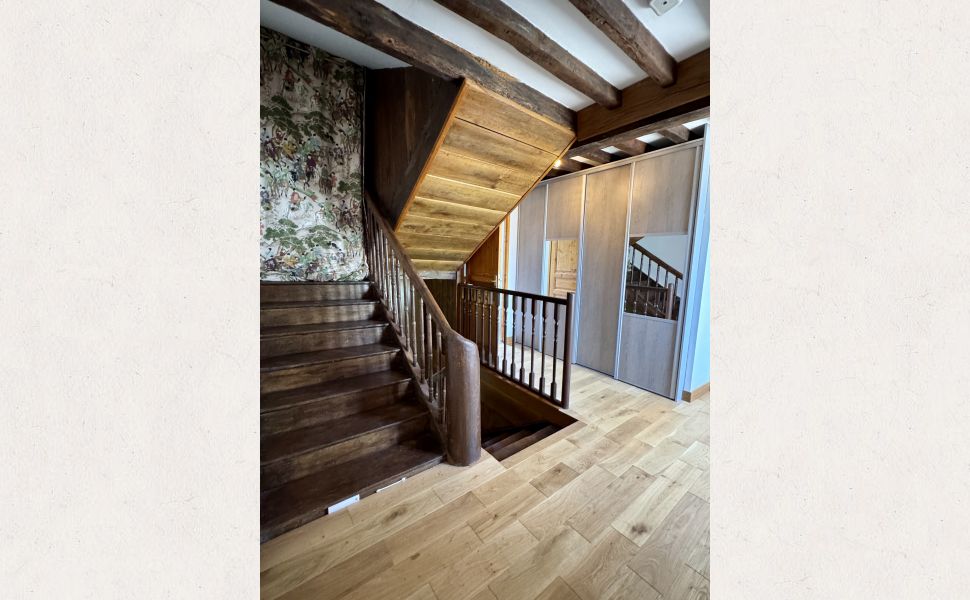 Charmant Ensemble Béarnais avec Maison Rénovée, Granges et Potentiel de Gîte 