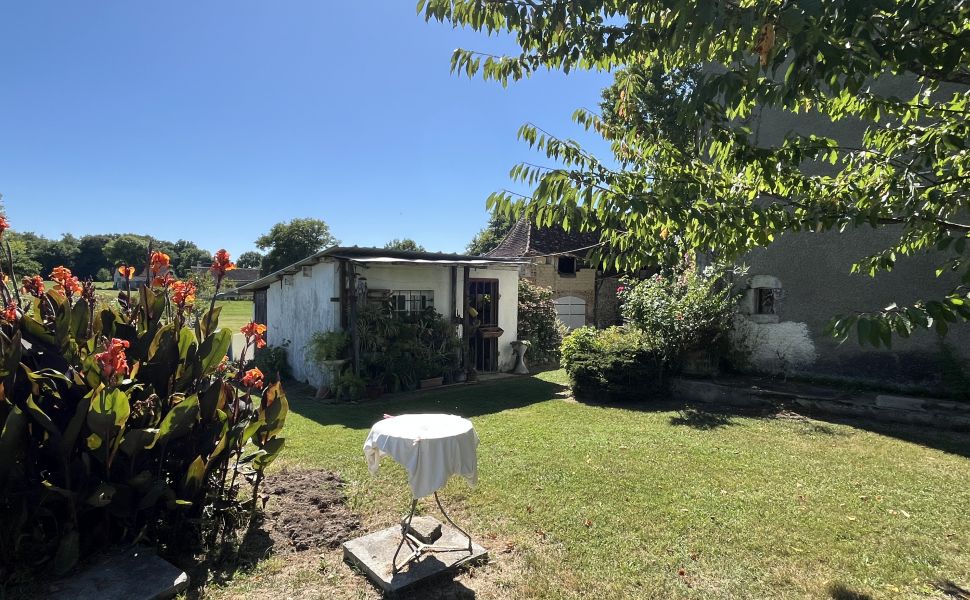 Charmante Ferme Béarnaise Rénovée avec soin; 3 chambres, Grange et Vue Pyrénées