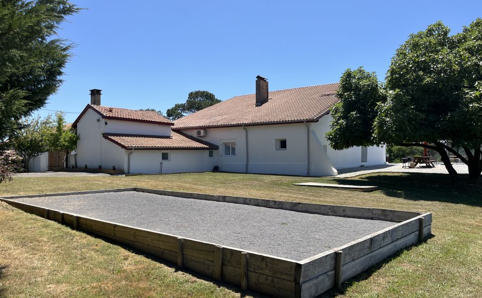 Vaste Propriété landaise exceptionnelle à fort potentiel touristique, vue panoramique, piscine et dé