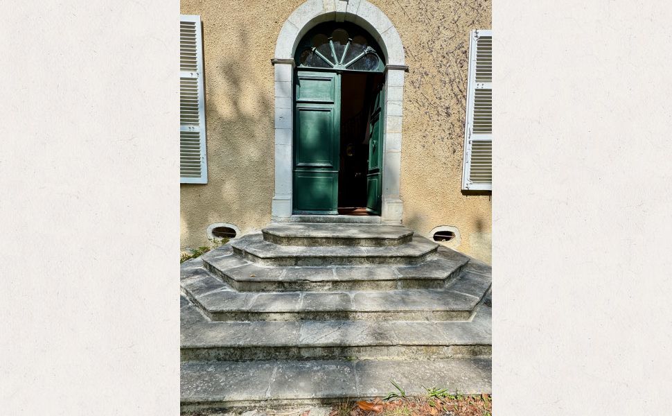 Élégante demeure de campagne du XVIII? siècle avec 2 gîtes, grange et 5,8 ha de terrain