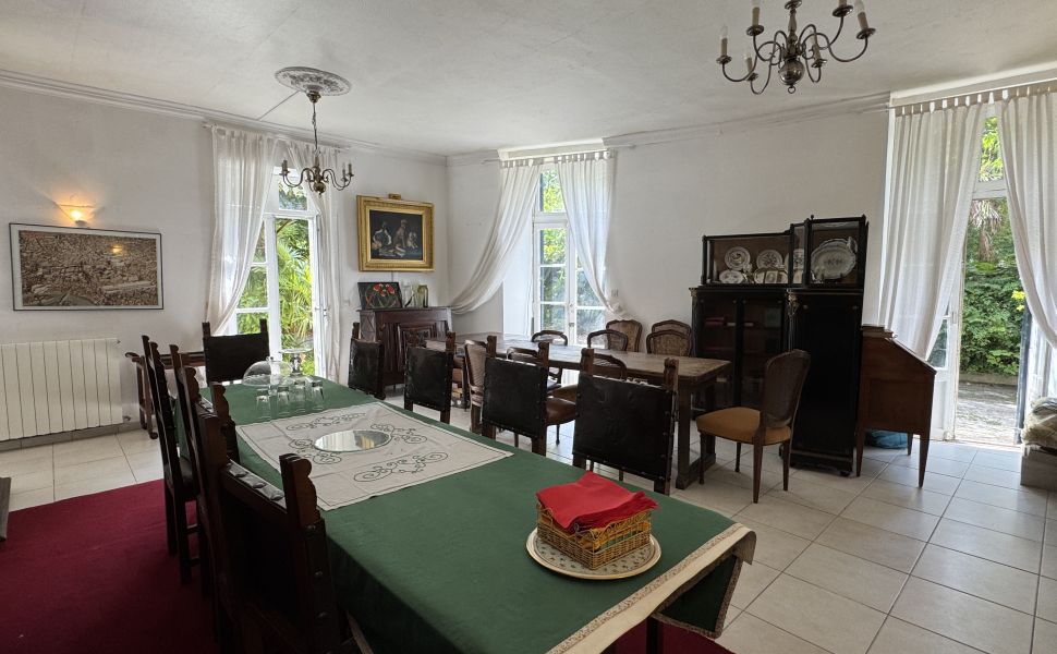 Élégante Maison de Maître Napoléon III Au Cœur de Salies-de-Béarn