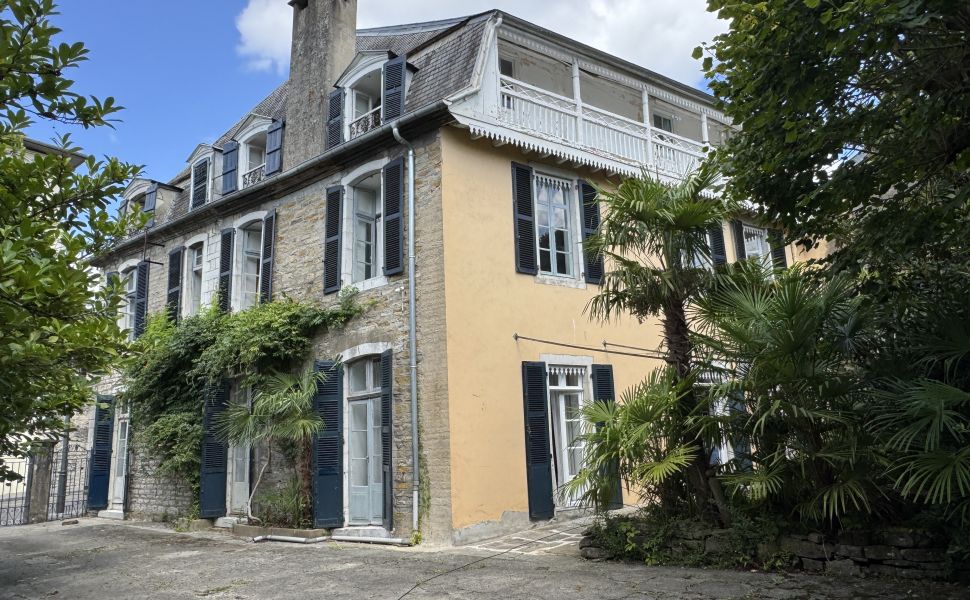 Élégante Maison de Maître Napoléon III Au Cœur de Salies-de-Béarn