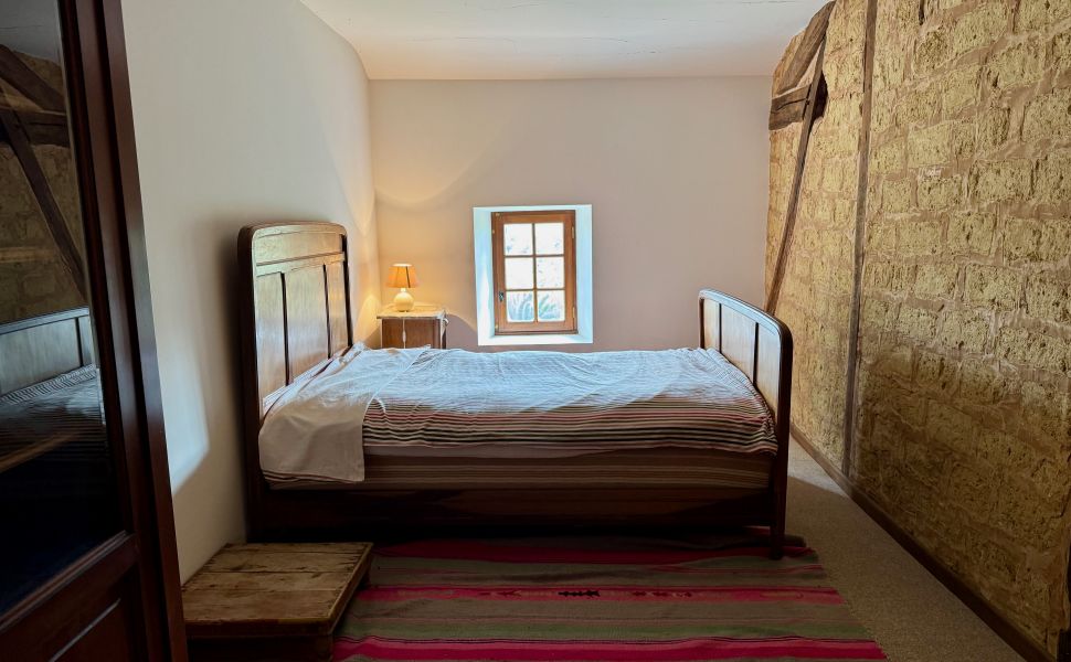 Vaste Demeure de Village du XVIII avec 9 Chambres, Piscine au Sel & Vue Pyrénées