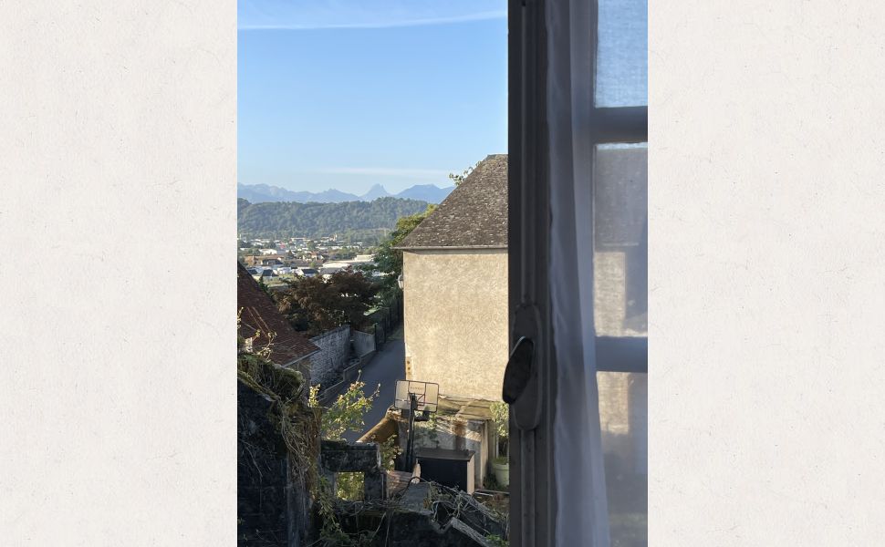 Rare, propriété authentique du XIVe siècle avec jardin et vues Pyrénées