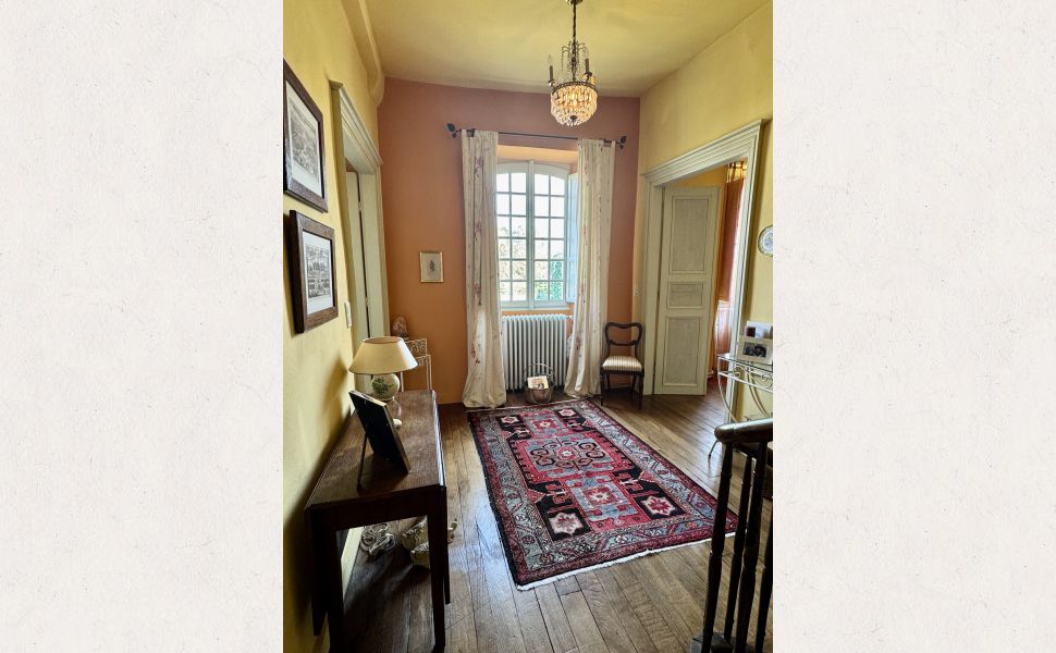 Demeure de Village de Caractère avec accès direct à la Rivière