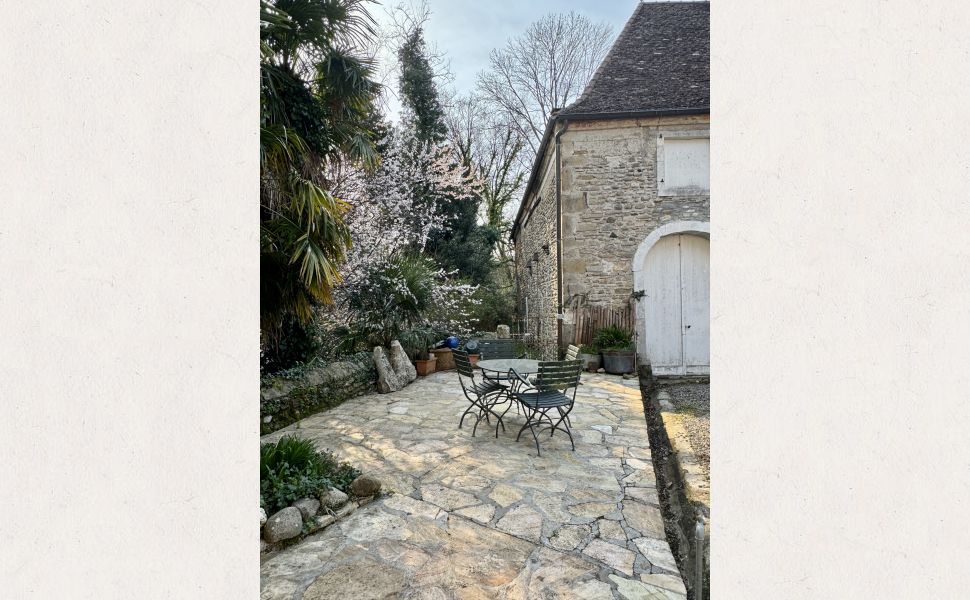 Demeure de Village de Caractère avec accès direct à la Rivière