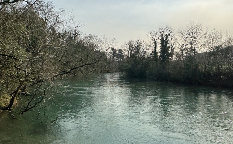 Demeure de Village de Caractère avec accès direct à la Rivière