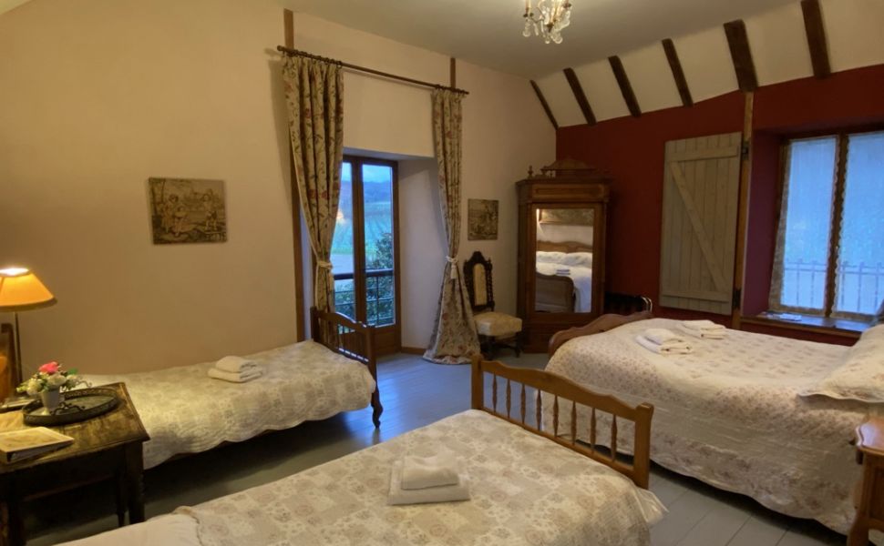 A Delightful Ensemble of Multiple Dwellings in a Beautiful Rural Setting with Pyrenean Views