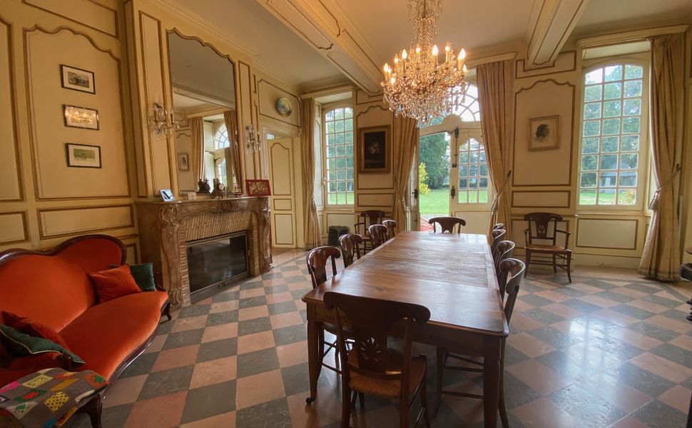 An Imposing 18C Chateau with Elegant Period Features, 1.3 HA, Re-roofed 2021!