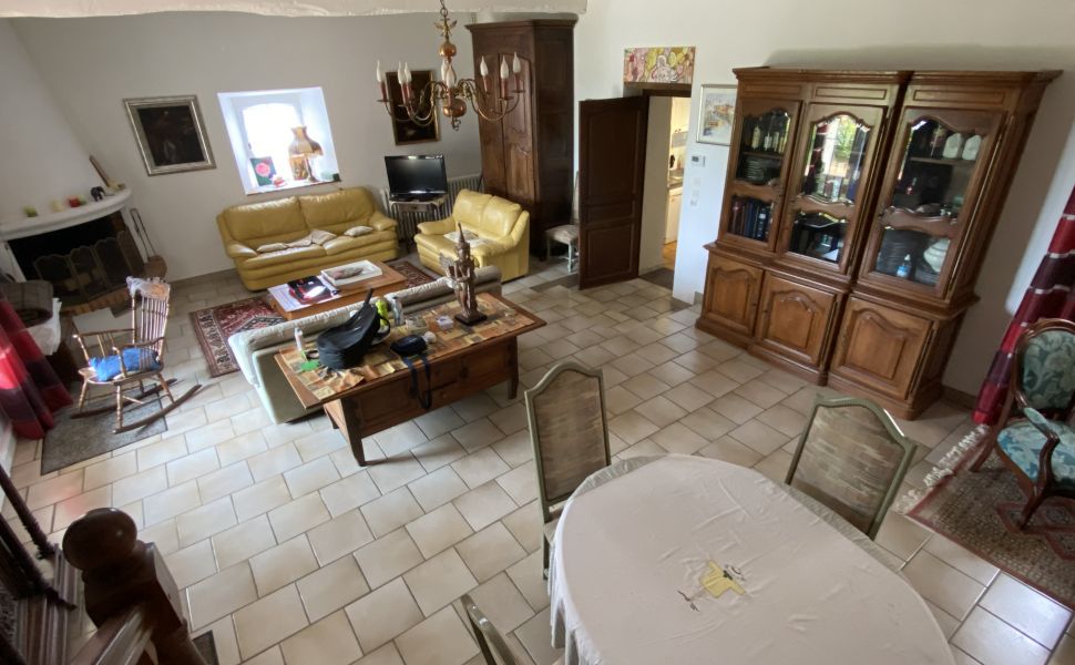 An Attractive Courtyard Farmhouse with Guest Cottage, Swimming Pool and Mountain Views