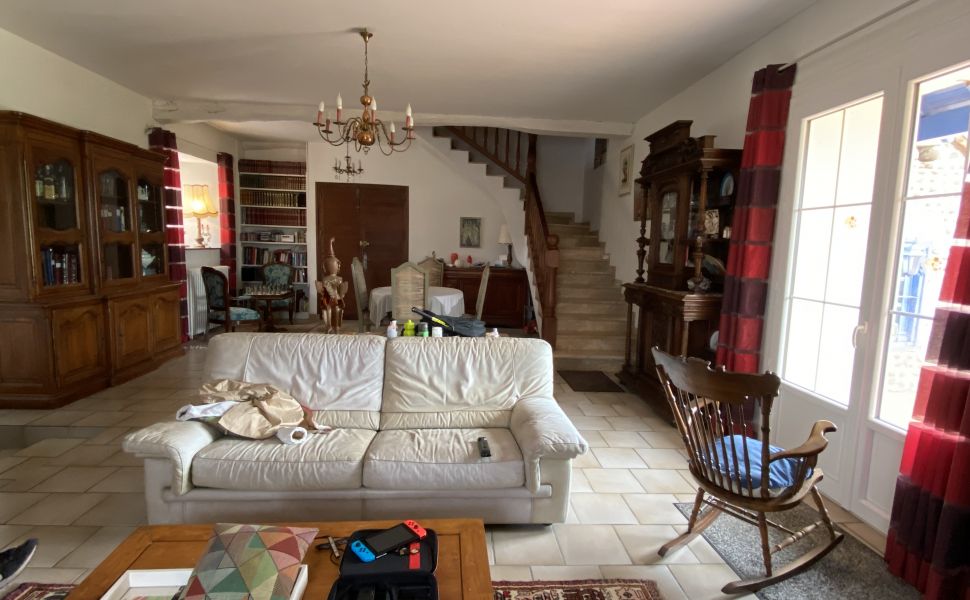 An Attractive Courtyard Farmhouse with Guest Cottage, Swimming Pool and Mountain Views