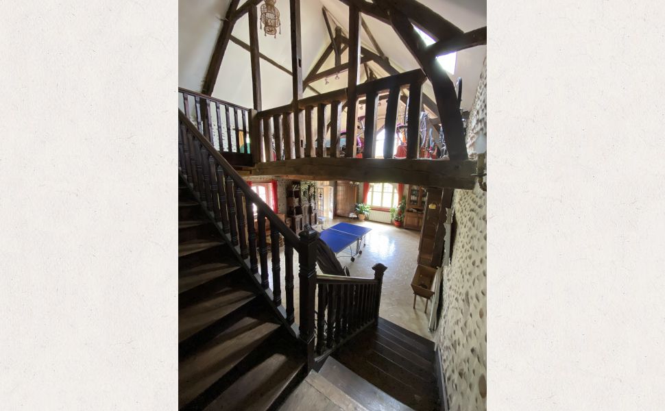 An Attractive Courtyard Farmhouse with Guest Cottage, Swimming Pool and Mountain Views