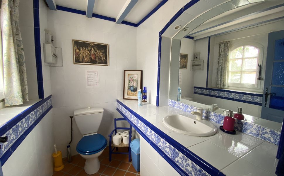 An Attractive Courtyard Farmhouse with Guest Cottage, Swimming Pool and Mountain Views
