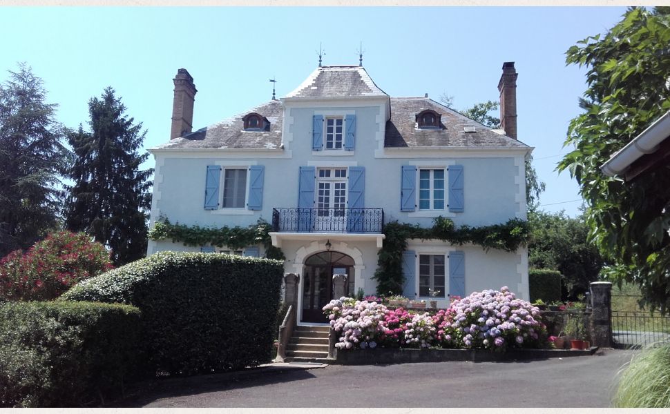 A Handsome Maison de Maître with 2 Hectares of Land