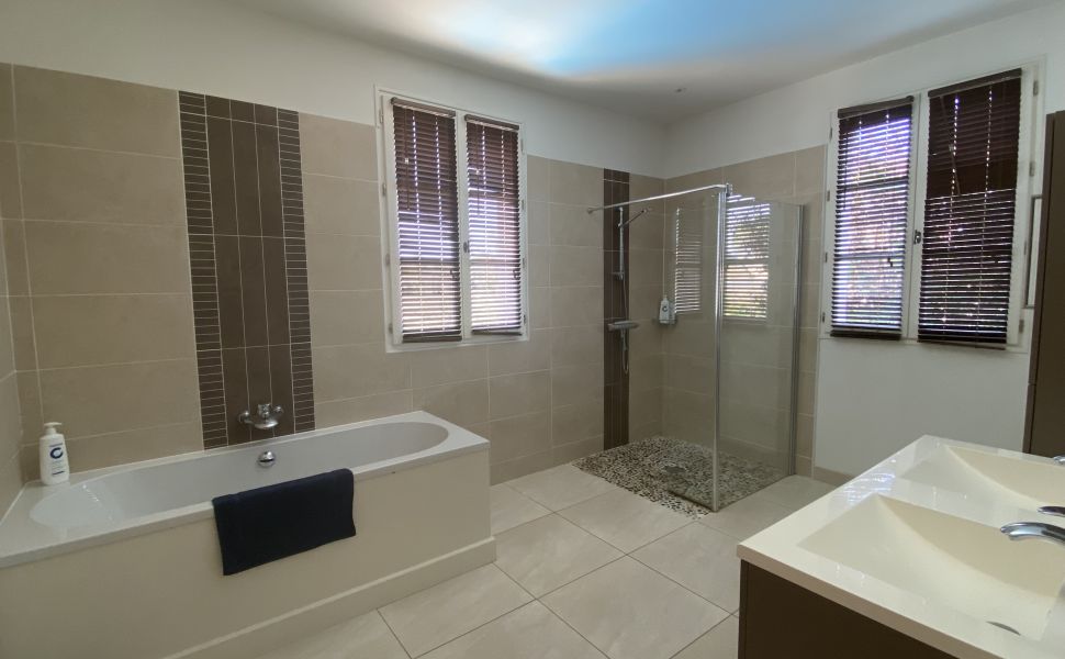 An Elegant Maison de Maître with Tennis Court; Heated Saltwater Pool; Guest Wing & 4 HA
