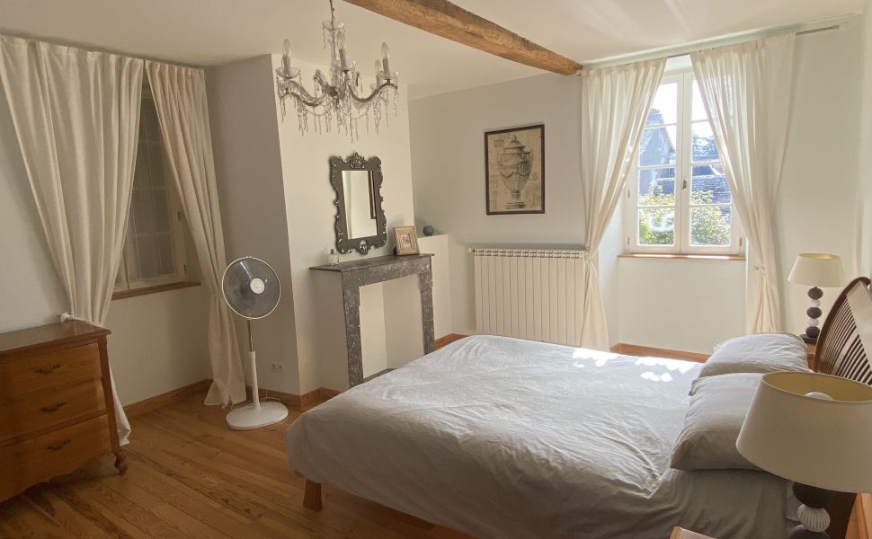 An Elegant Maison de Maître with Tennis Court; Heated Saltwater Pool; Guest Wing & 4 HA