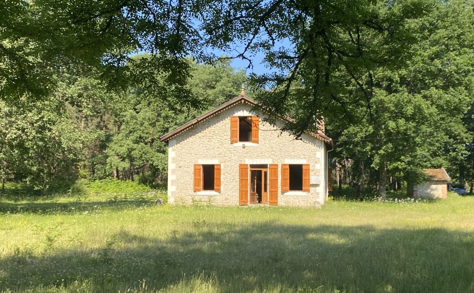 French Country Cottage in the woods with 1HA & easy access to Bordeaux