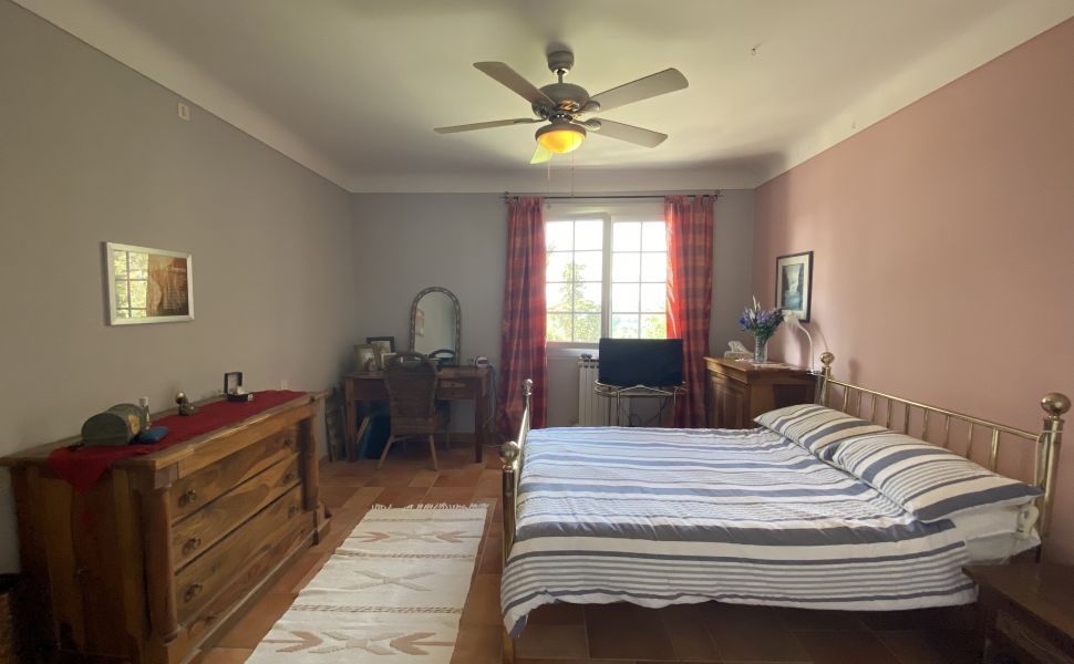 Bearnaise Hilltop Property in an Acre of Private Gardens with Swimming Pool and Mountain Views