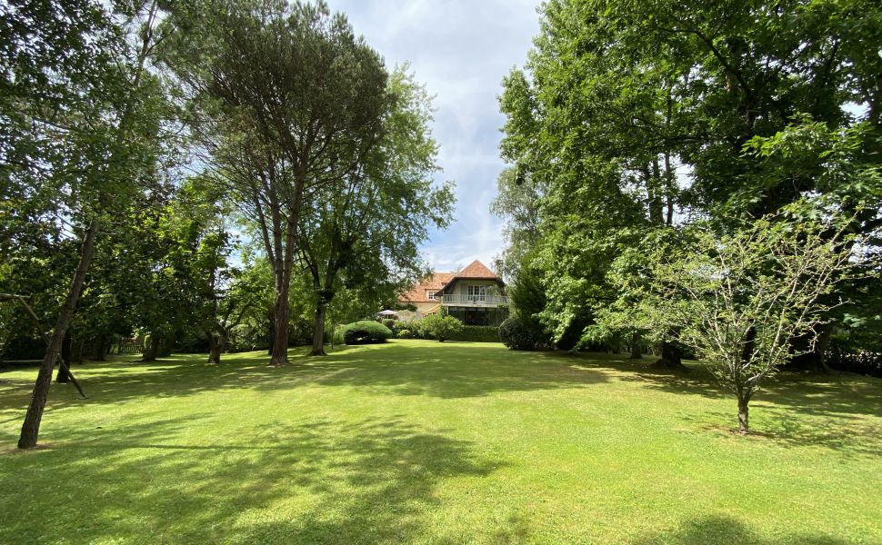 A Beautiful Contemporary Property with Charming Flowery Gardens in Heart of a Lovely Landaise Town