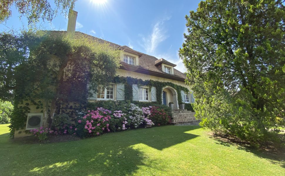 A Beautiful Contemporary Property with Charming Flowery Gardens in Heart of a Lovely Landaise Town
