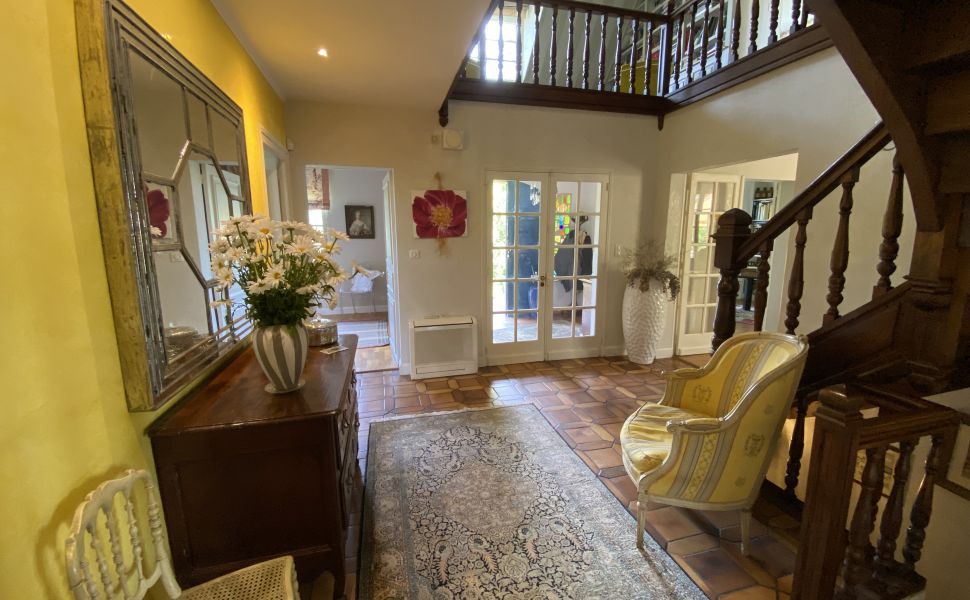 A Beautiful Contemporary Property with Charming Flowery Gardens in Heart of a Lovely Landaise Town