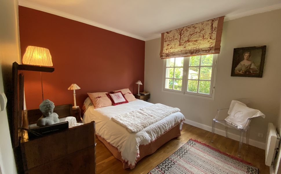 A Beautiful Contemporary Property with Charming Flowery Gardens in Heart of a Lovely Landaise Town