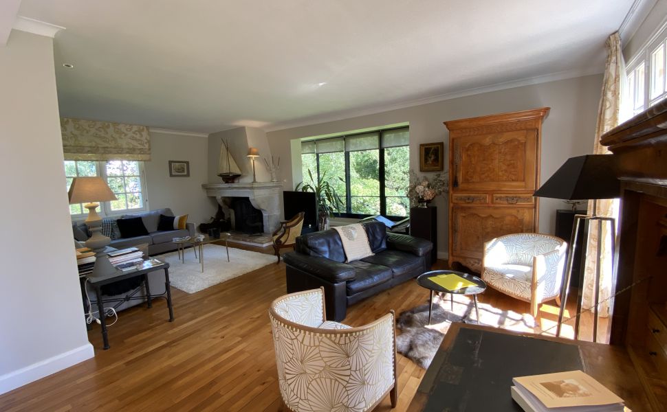 A Beautiful Contemporary Property with Charming Flowery Gardens in Heart of a Lovely Landaise Town