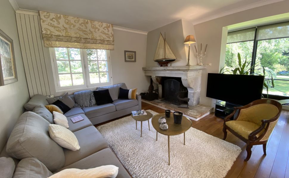 A Beautiful Contemporary Property with Charming Flowery Gardens in Heart of a Lovely Landaise Town