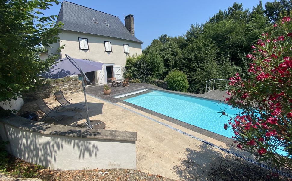 An Enchanting Former Bergerie In Secluded Tranquility With Outstanding Views