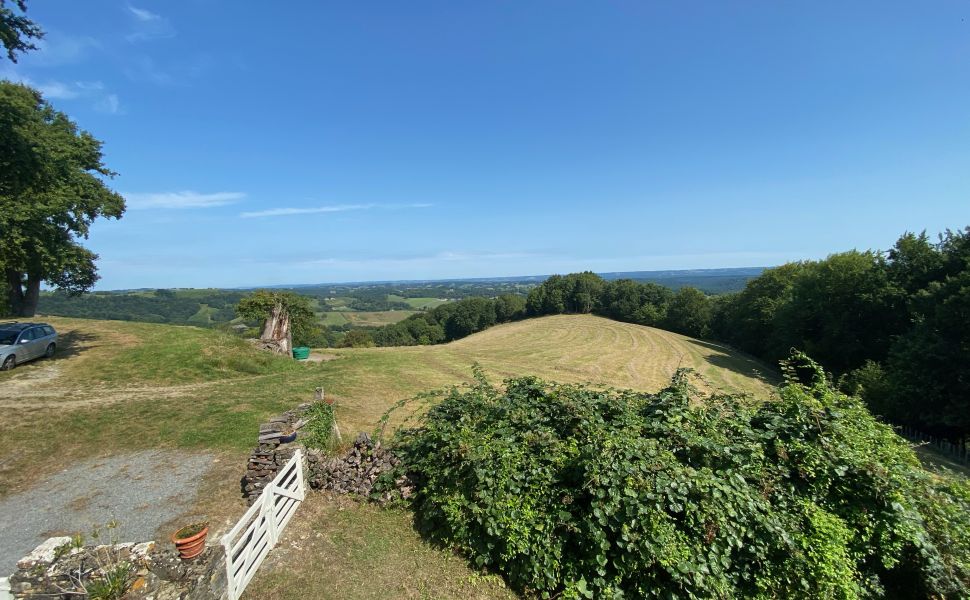 An Enchanting Former Bergerie In Secluded Tranquility With Outstanding Views