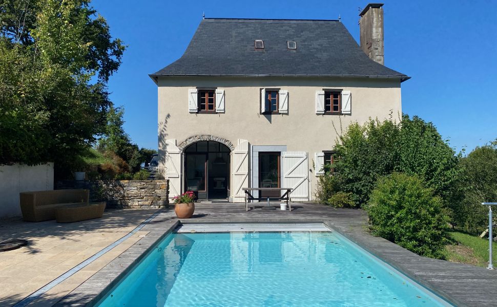 An Enchanting Former Bergerie In Secluded Tranquility With Outstanding Views