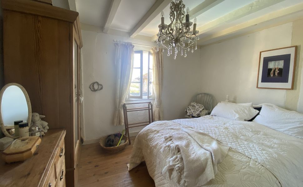 A Perfect Hideaway - Pretty Challossais Farmhouse in Peaceful Countryside 