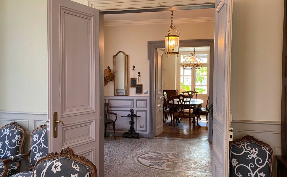 Graceful Belle Epoque Property, packed with period features. Gîte, Mosaic Pool + Jacuzzi