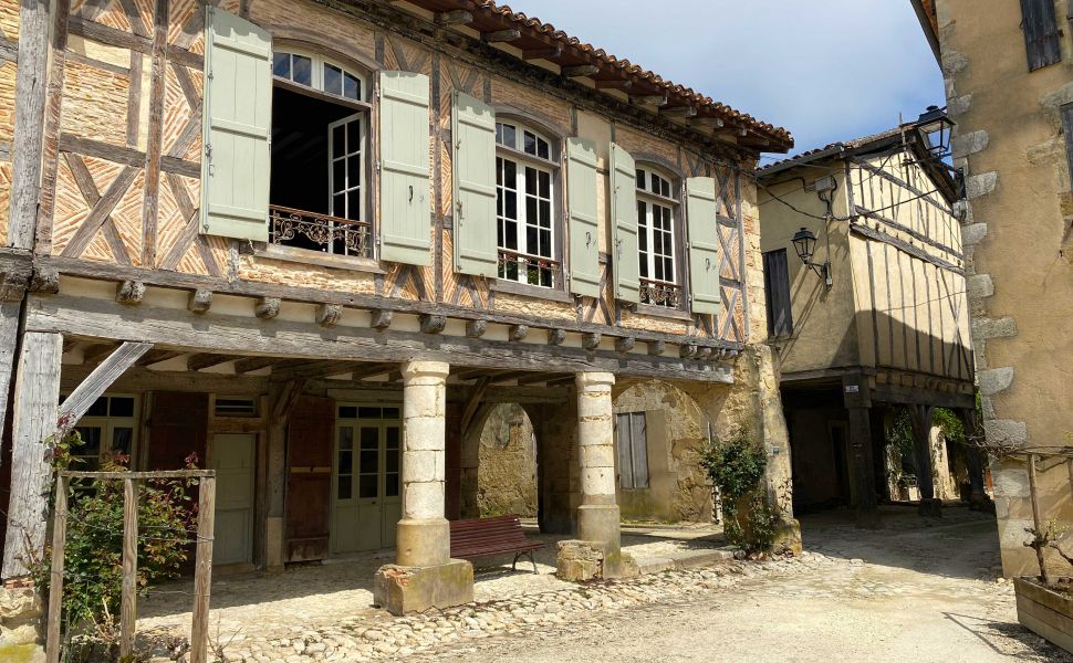 Magnifique Hôtel Particulier de 14eme au cœur d'une des plus belles bastides Landaise 