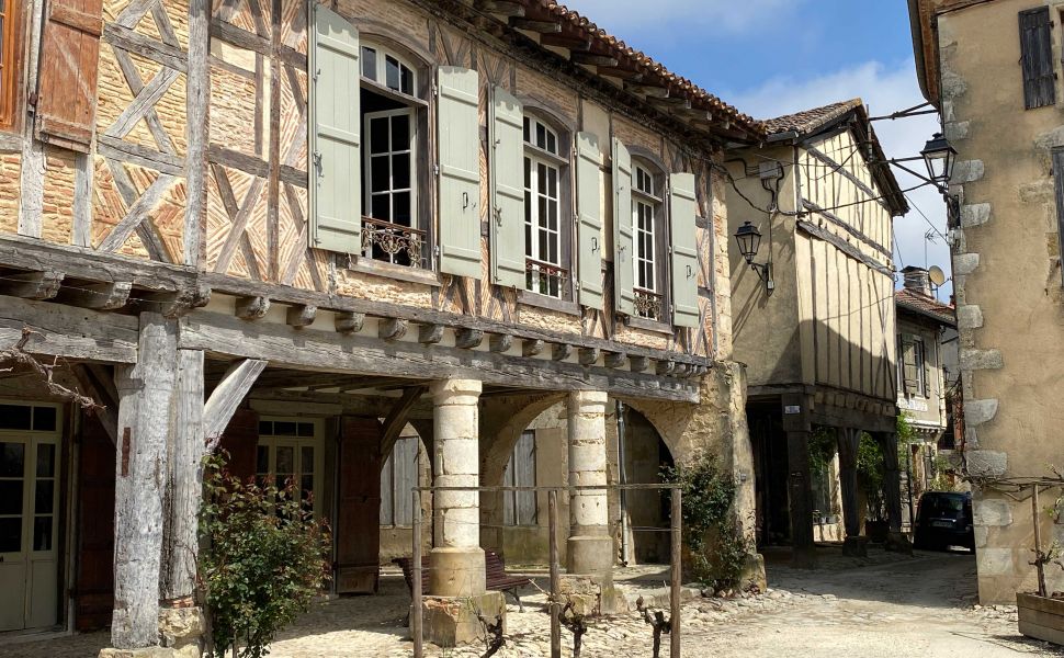 Magnifique Hôtel Particulier de 14eme au cœur d'une des plus belles bastides Landaise 