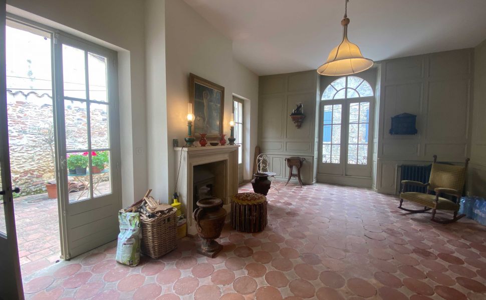 Magnifique Hôtel Particulier de 14eme au cœur d'une des plus belles bastides Landaise 