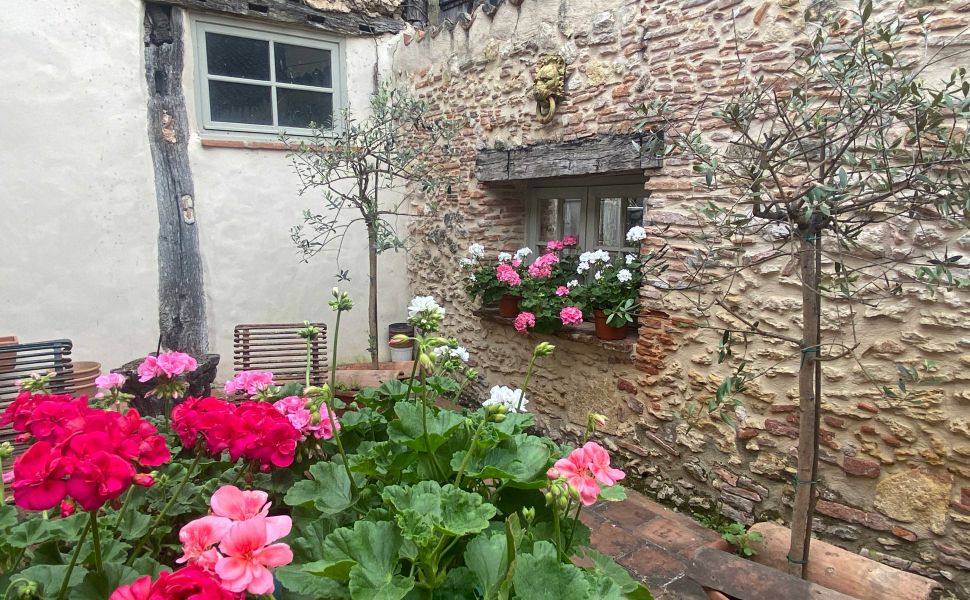 Magnifique Hôtel Particulier de 14eme au cœur d'une des plus belles bastides Landaise 