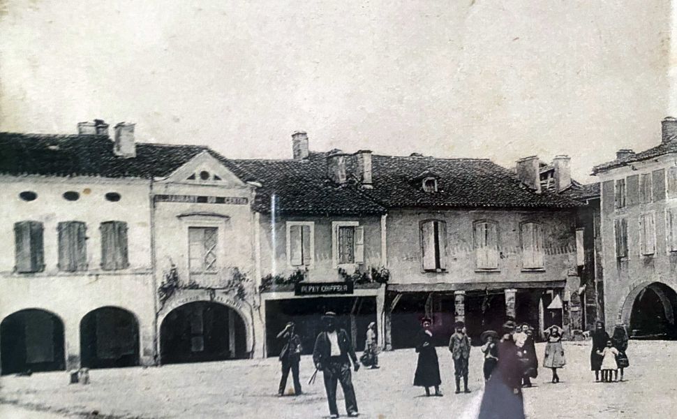 Magnifique Hôtel Particulier de 14eme au cœur d'une des plus belles bastides Landaise 