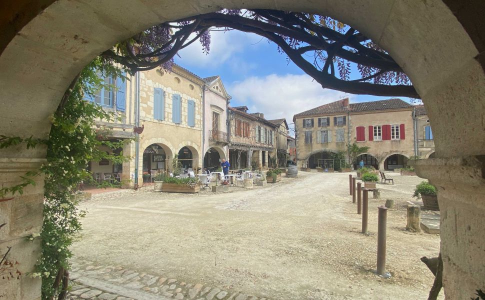 Magnifique Hôtel Particulier de 14eme au cœur d'une des plus belles bastides Landaise 