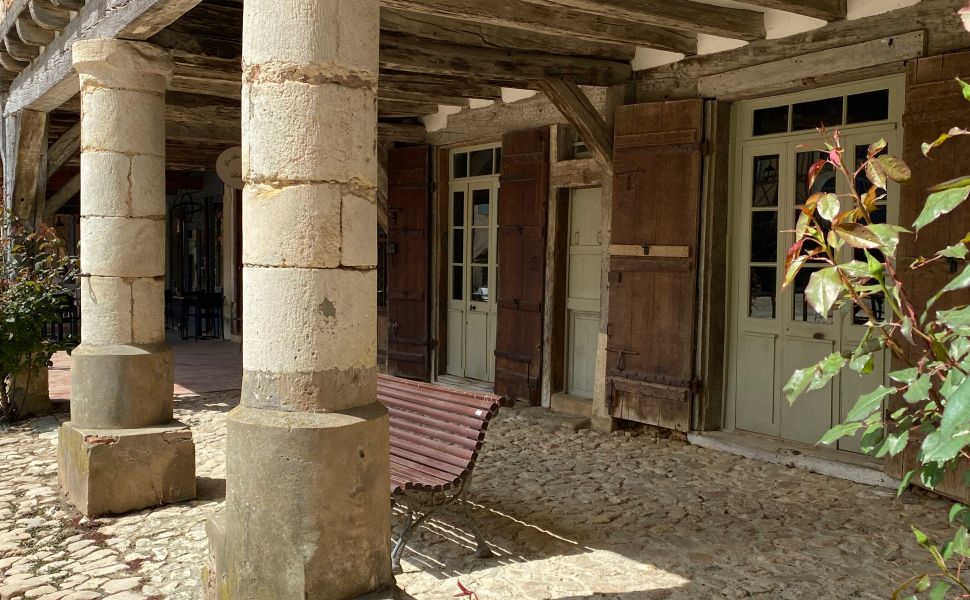 Magnifique Hôtel Particulier de 14eme au cœur d'une des plus belles bastides Landaise 