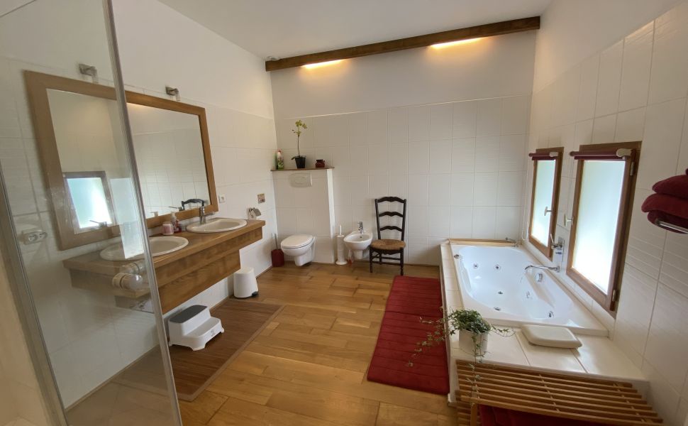 Charmante Néo-Béarnaise avec Environnement préservé, Vue sur les Pyrénées & Piscine