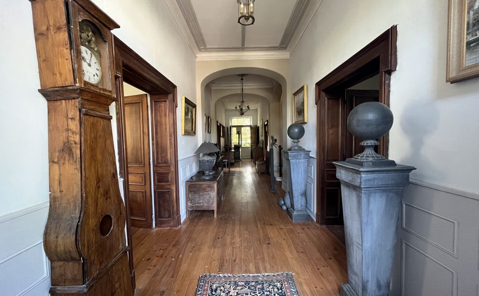 Pretty Maison Bourgoise with Walled Garden and Carriage House