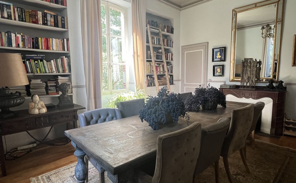 Pretty Maison Bourgoise with Walled Garden and Carriage House