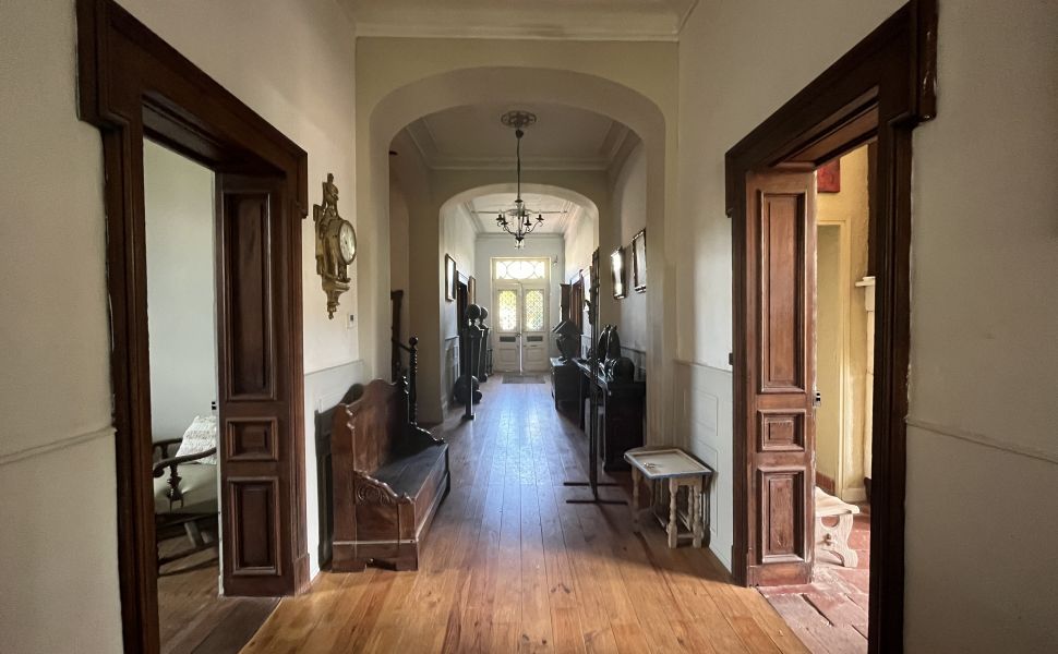 Pretty Maison Bourgoise with Walled Garden and Carriage House