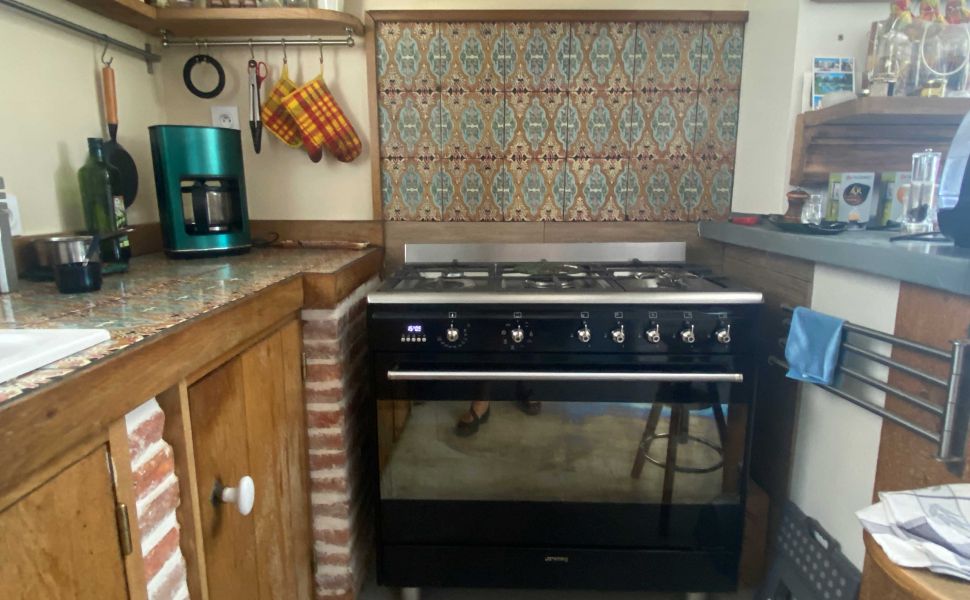Delightful Turn Key Property, Heart of Saint Sever, Generous Gardens, Just 1hr to Ocean