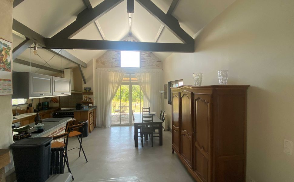 Delightful Turn Key Property, Heart of Saint Sever, Generous Gardens, Just 1hr to Ocean